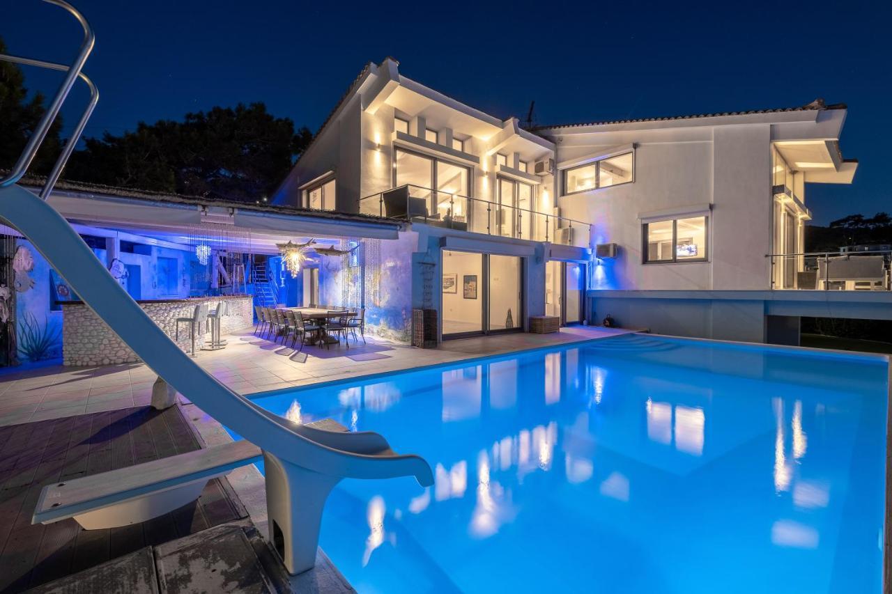 Icarus Luxury Beachfront Villa Gialiskari  Exterior foto