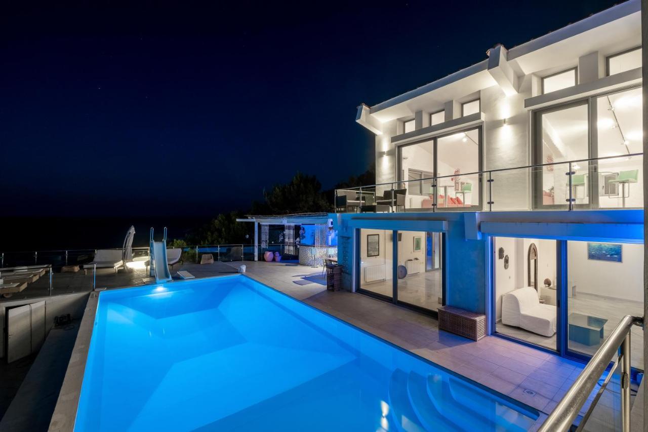 Icarus Luxury Beachfront Villa Gialiskari  Exterior foto