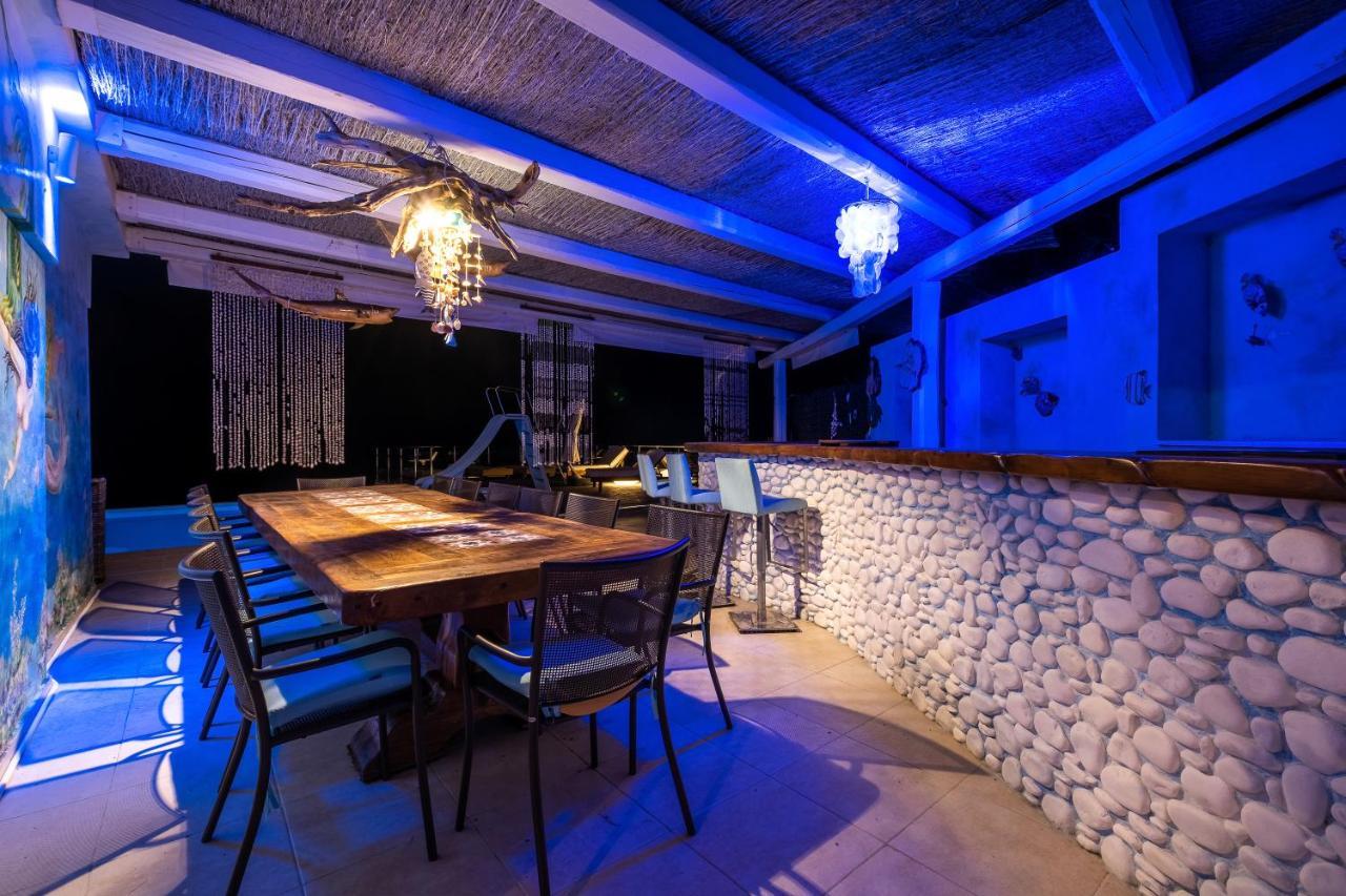 Icarus Luxury Beachfront Villa Gialiskari  Exterior foto