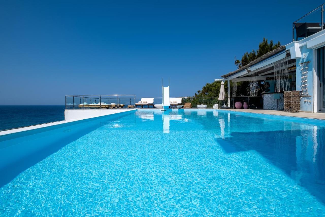 Icarus Luxury Beachfront Villa Gialiskari  Exterior foto