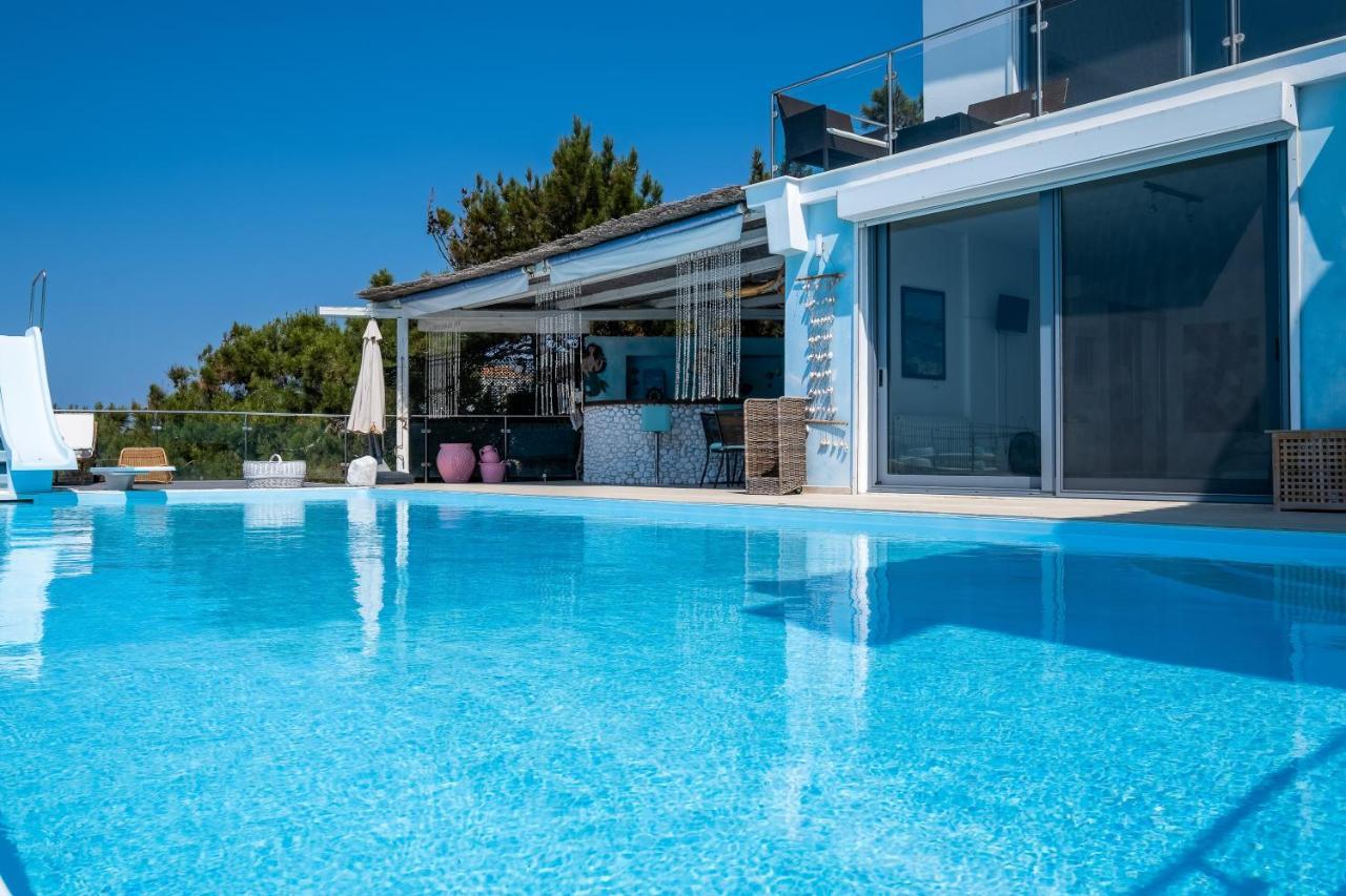 Icarus Luxury Beachfront Villa Gialiskari  Exterior foto